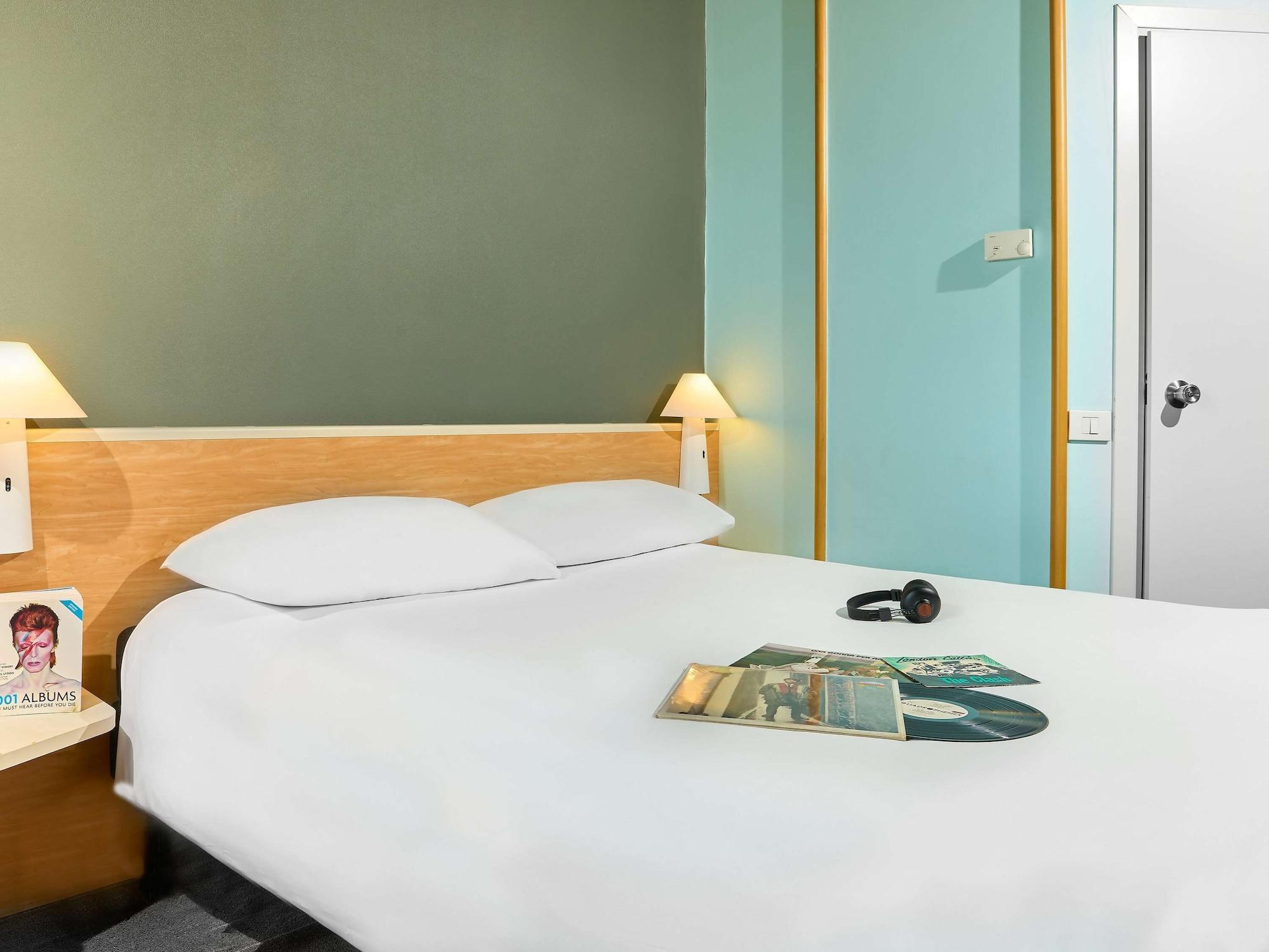 Hotel Ibis Firenze Prato Est Campi Bisenzio Bagian luar foto
