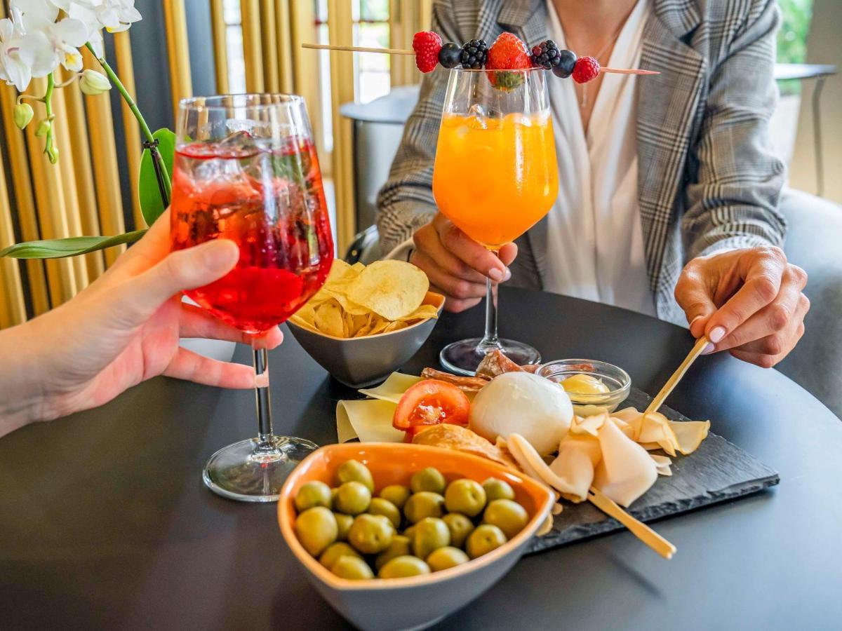 Hotel Ibis Firenze Prato Est Campi Bisenzio Bagian luar foto