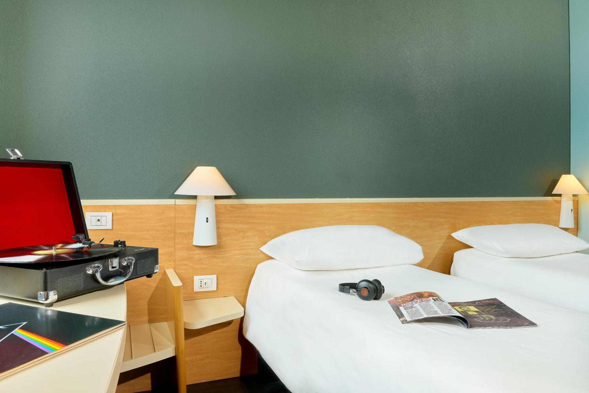 Hotel Ibis Firenze Prato Est Campi Bisenzio Bagian luar foto