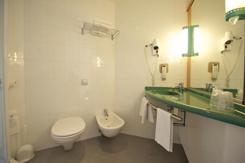 Hotel Ibis Firenze Prato Est Campi Bisenzio Bagian luar foto