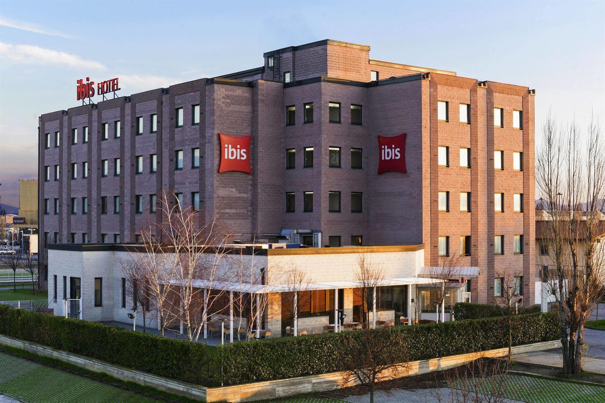 Hotel Ibis Firenze Prato Est Campi Bisenzio Bagian luar foto