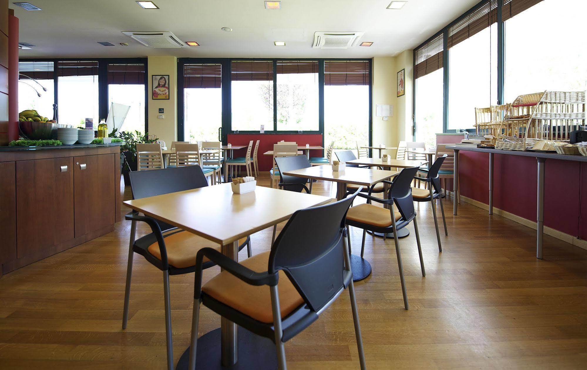 Hotel Ibis Firenze Prato Est Campi Bisenzio Bagian luar foto