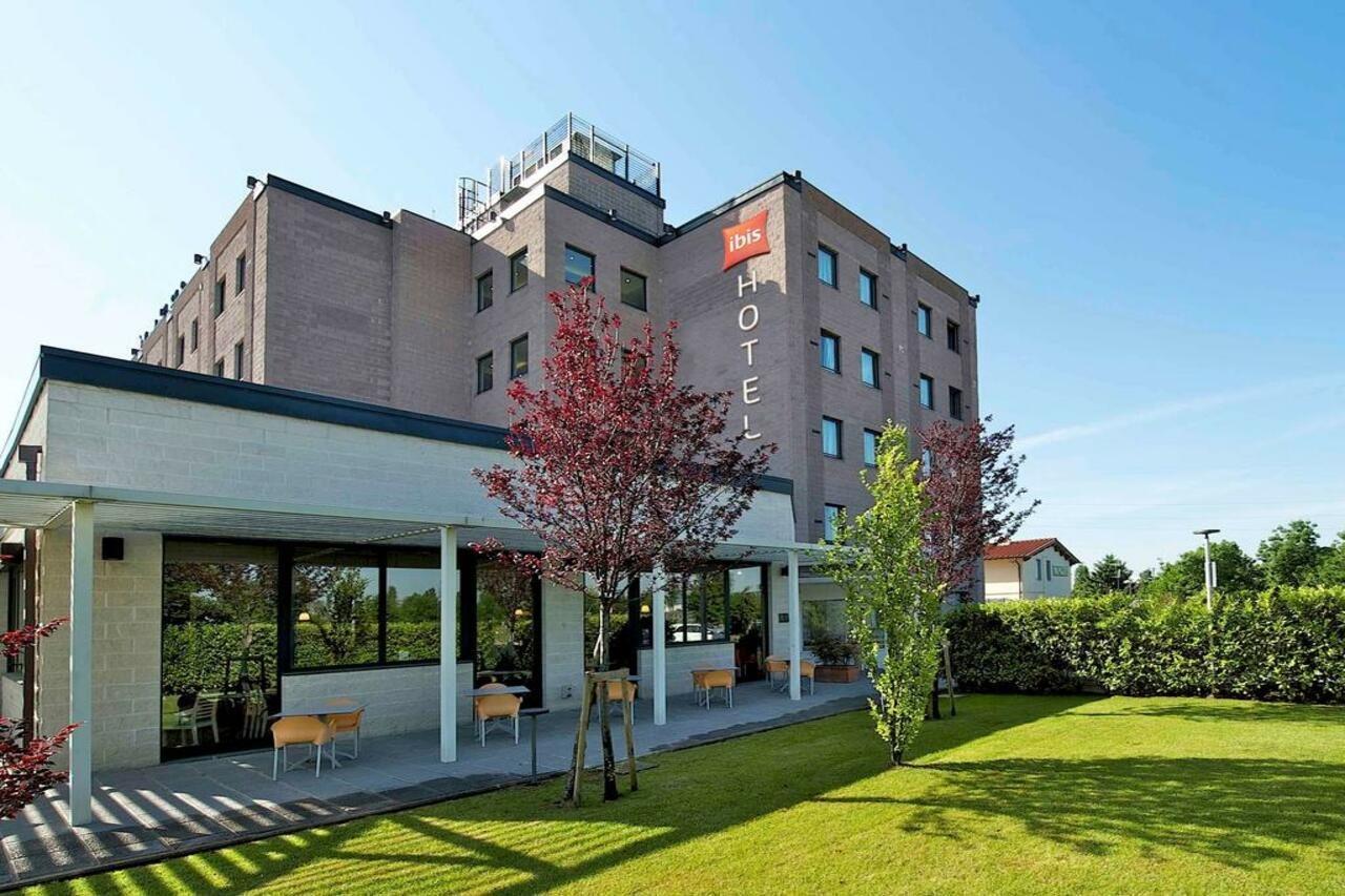 Hotel Ibis Firenze Prato Est Campi Bisenzio Bagian luar foto